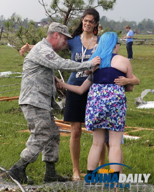 美國俄克拉荷馬市郊遭龍卷風重創 近百人死亡