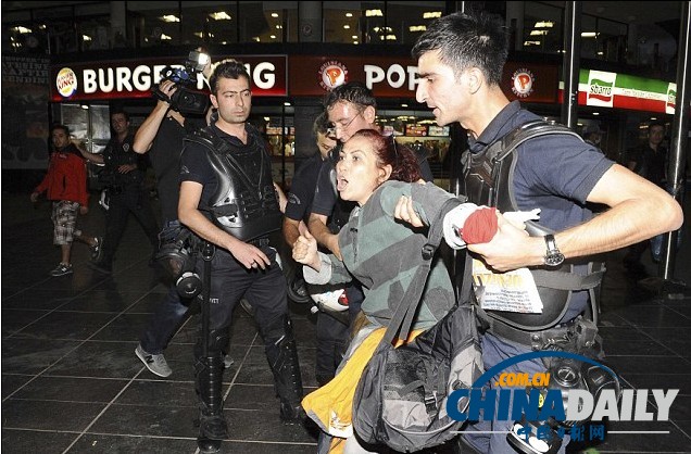 土耳其示威繼續上演 總理指責反對黨“煽動抗議”