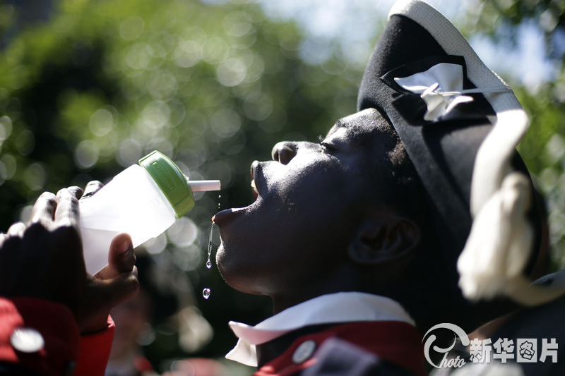 美國(guó)遭遇今夏最大范圍高溫天氣 至少6人因熱致死