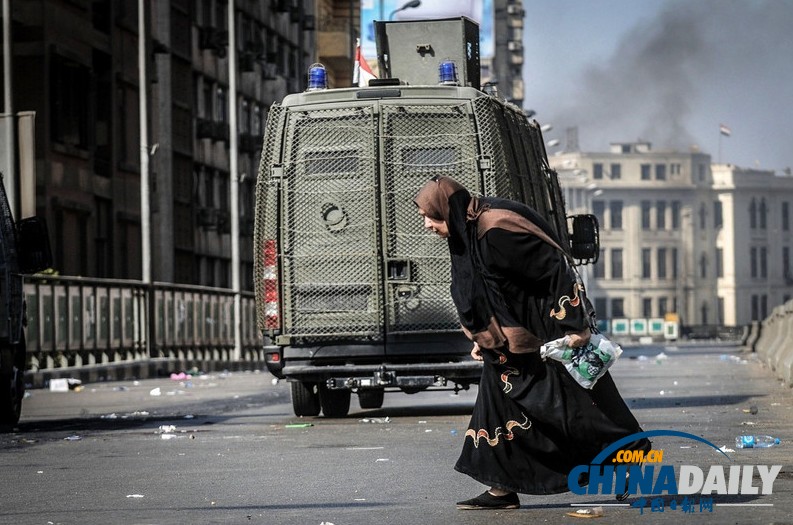 埃及再爆大游行百余人死亡 穆兄會號召繼續抗議