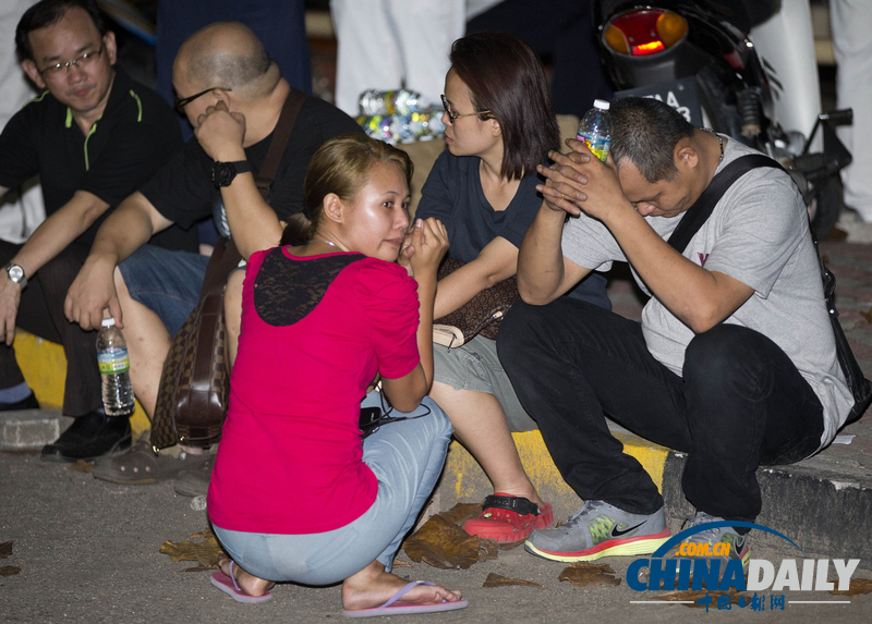 馬來西亞公交車墜崖已致33人死亡 其中24名華人（高清組圖）