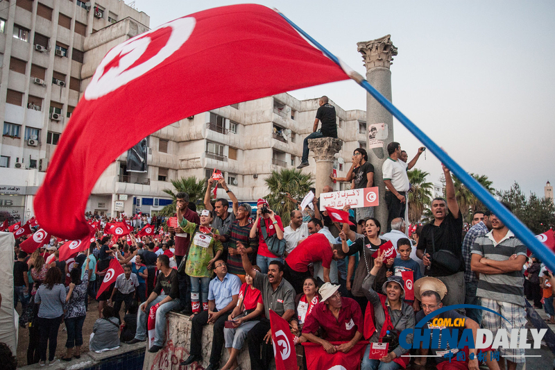 突尼斯爆發大游行要求政府下臺