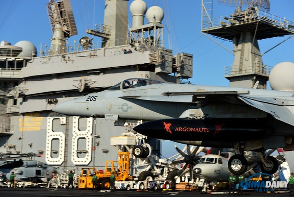 美國尼米茲號航母進駐地中海 稱隨時可打擊敘利亞