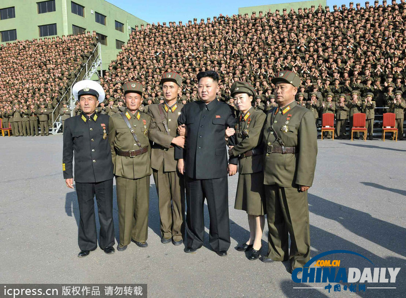 朝鮮最高領導人金正恩觀看軍人藝術慶典（圖）