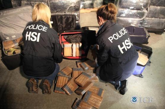 美墨邊境發(fā)現(xiàn)新超級(jí)販毒地道 配電力軌道和通風(fēng)設(shè)備