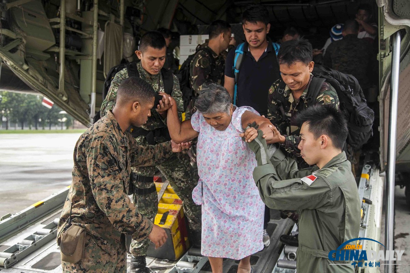 災難無情人有情：盤點菲律賓災區感人瞬間（組圖）