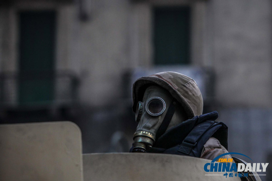 埃及前總統穆爾西支持者繼續示威 遭催淚彈驅趕