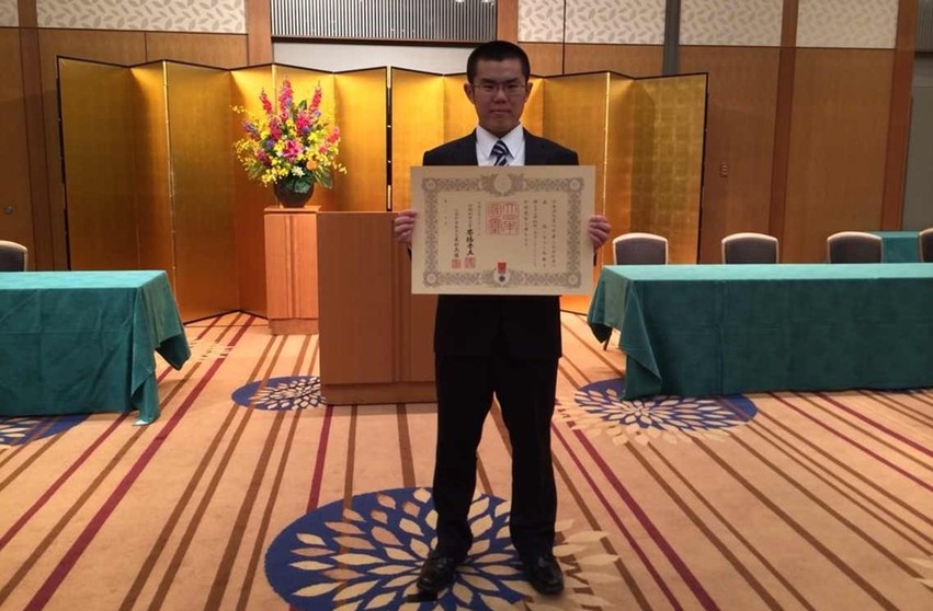 安倍為救人中國留學生授獎照曝光 獎狀蓋有天皇玉璽（組圖）