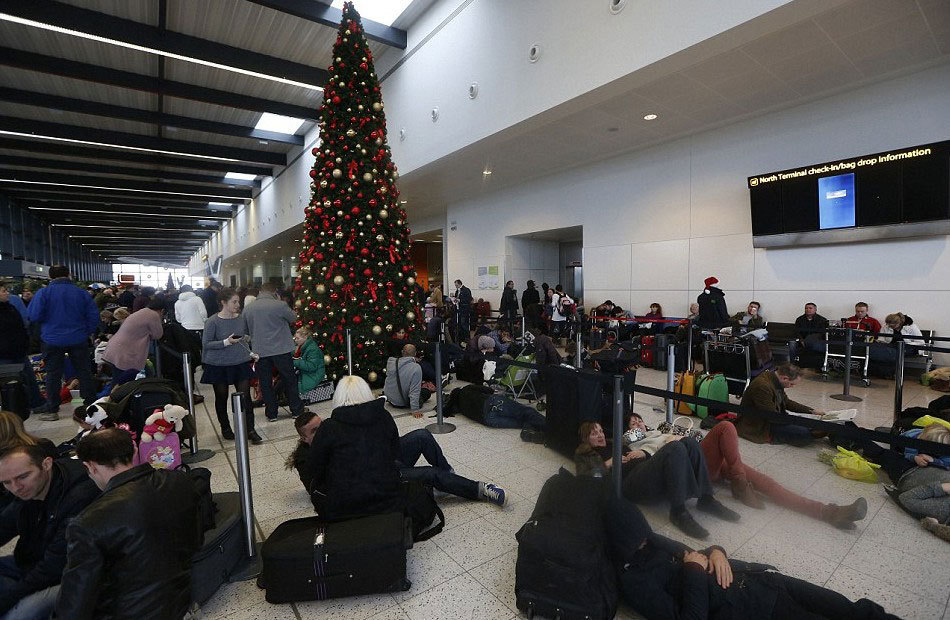 圣誕來臨風暴席卷英國 已致5人死亡交通全面癱瘓