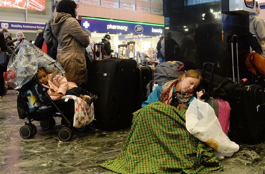 圣誕來臨風暴席卷英國 已致5人死亡交通全面癱瘓