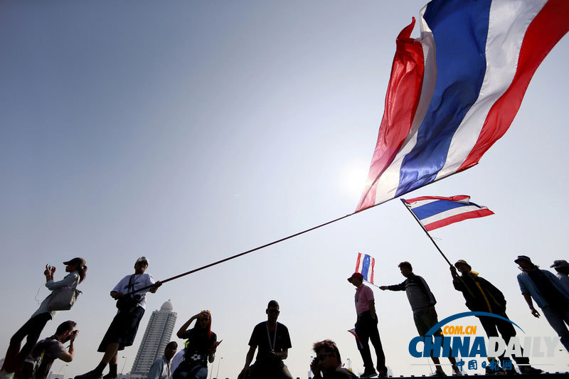 泰示威者為“封鎖曼谷”熱身 反對派素帖坐地吃午餐