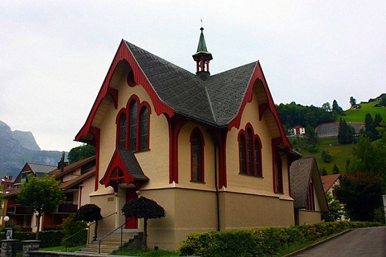 逛步行街喝咖啡 瑞士農村人竟這樣生活