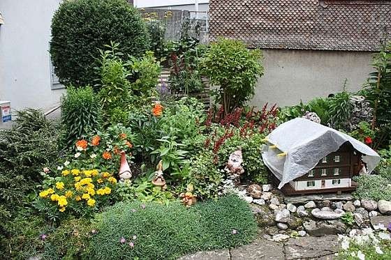 逛步行街喝咖啡 瑞士農村人竟這樣生活