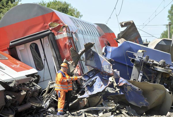 Sixteen injured in German train collision