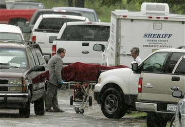 美國(guó)25歲單身媽媽吊死三個(gè)女兒 遂自殺