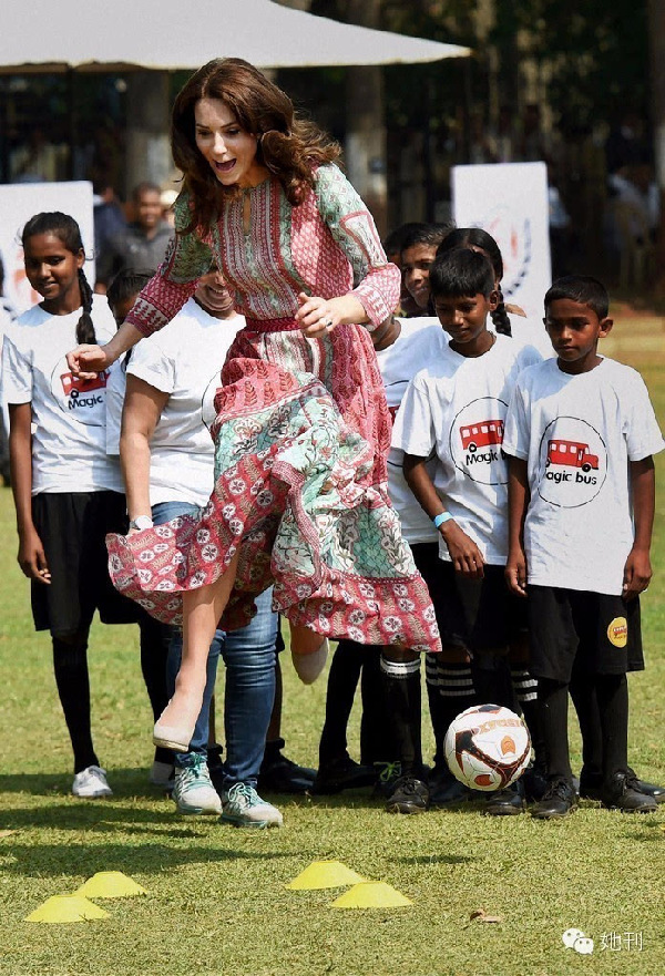 她貴比英女王，卻穿幾百塊的衣服美翻東南亞！