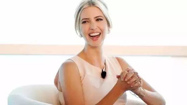 特朗普的大女兒伊萬卡的演講，第一秒就愛上了她