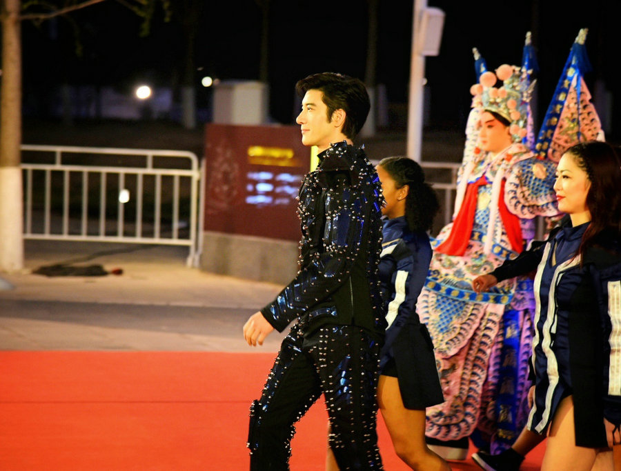 第八屆北京國際電影節(jié)：大咖云集星光熠熠（組圖）