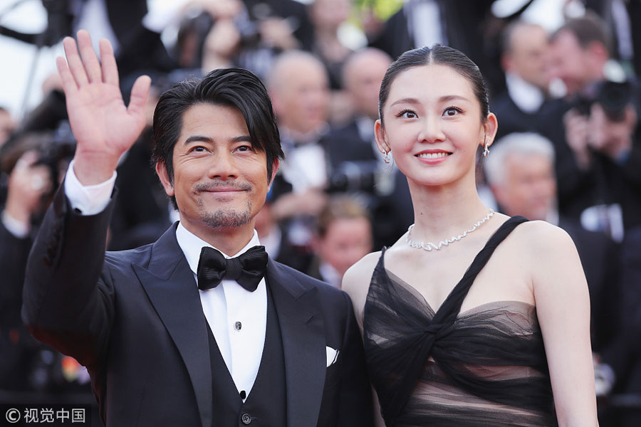 李宇春郭富城領(lǐng)銜中國軍團(tuán)亮相 戛納紅毯刮起中國風(fēng)（組圖）