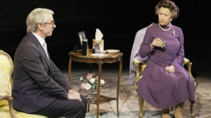 演出受擾 “女王”米倫訓斥游行者