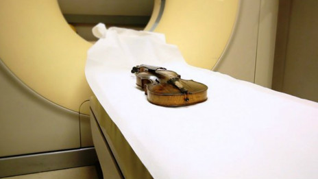 CT掃描鑒定泰坦尼克小提琴真?zhèn)? style=