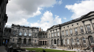 蘇格蘭大學(xué)錄取新生人數(shù)“創(chuàng)紀錄”