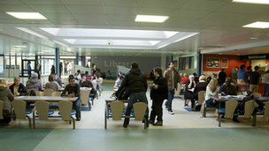 英國政府控制學費政策被指“失效”