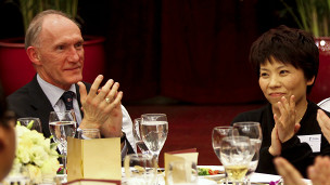 諾丁漢大學開設“鄧亞萍體育獎學金”