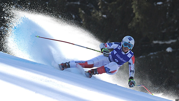 On a slippery slope 急劇下滑