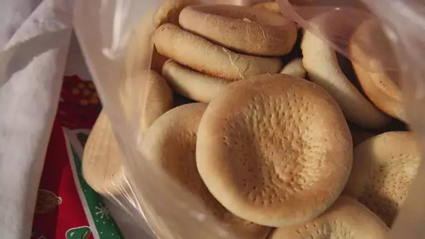 你的烤馕、野蜂蜜和土雞蛋到了。看沙漠小村如何玩轉(zhuǎn)電商丨解碼中國(guó)