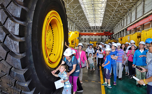 雙語盤點：外媒如何評價中國五年發展成就