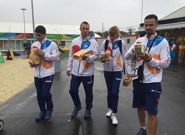 被運(yùn)動(dòng)員吃哭了！奧運(yùn)村免費(fèi)麥當(dāng)勞宣布限購