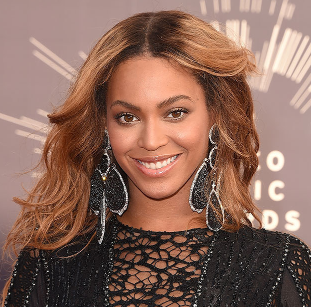 畫上胡子毫無違和感的美艷女星