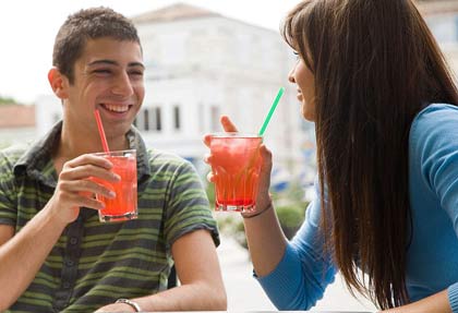 揭秘：女人是否喜歡你？看眼神就知道