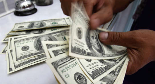 年底“突擊花錢”英文怎么說？