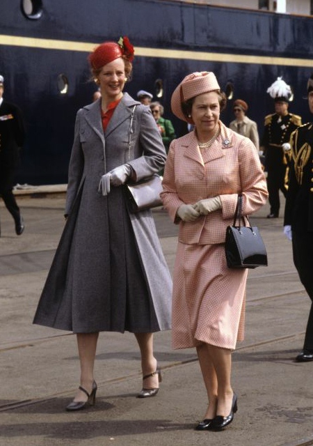 “彩虹女王”的帽子情結