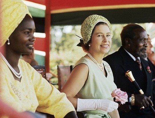 “彩虹女王”的帽子情結