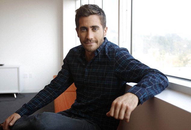 英國單身男士心目中的女神：褐發、藍眼、紋身