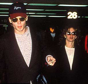 德普與小嬌妻離婚 回顧浪子德普叔的往日情緣(組圖)