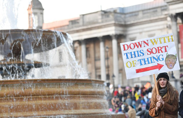 示威標語太有才 看川普花式被涮(組圖)