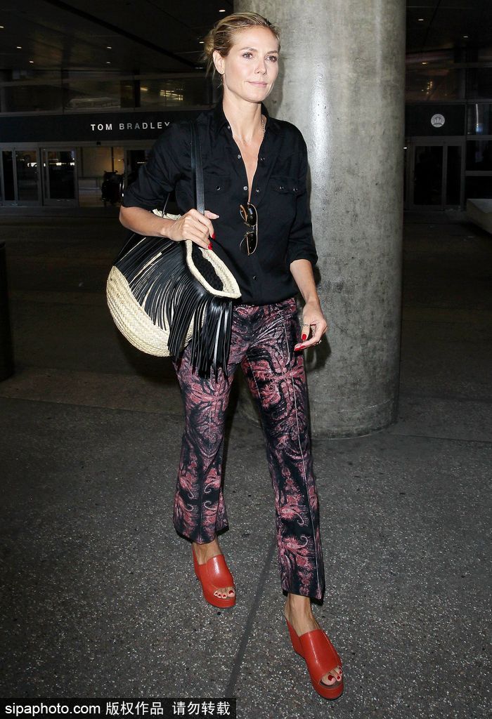 時尚新寵？明星和潮人都拎“菜籃子”出街了！（組圖）