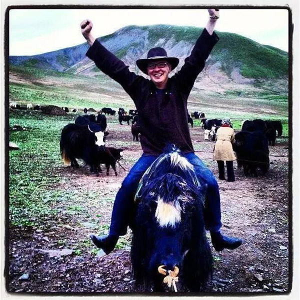 每天只用一分鐘，讓你身臨其境“學(xué)”兩會 | 艾瑞克跑兩會