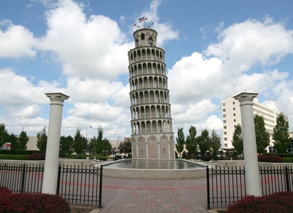 外媒盤點十大復制景點 泰坦尼克二號居首