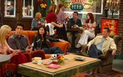 “笑點低”用英語怎么說？