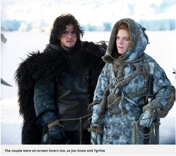 因戲生情！“雪諾”基特•哈靈頓要和“野人”蘿斯•萊斯利結婚了！