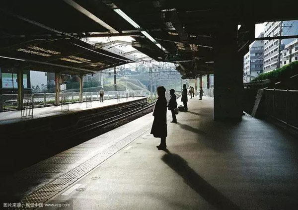 丘吉爾的“至暗時刻”：抑郁就像只“黑狗”，一有機會就咬住我不放