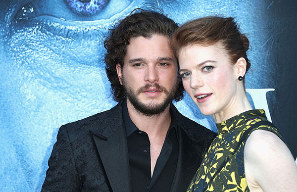 雙語(yǔ)盤(pán)點(diǎn)：2017年發(fā)糖的名人CP，你覺(jué)得哪一對(duì)最甜？