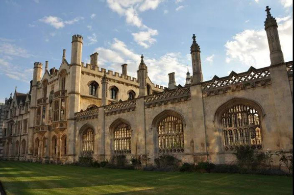 五百年來首次！劍橋大學國王學院合唱團發布中文歌曲，這兩首歌是……