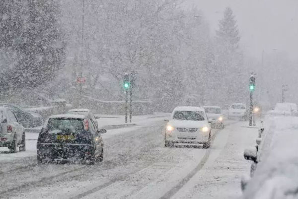 寒潮侵襲！英國人如臨大敵，卻遭北歐加拿大網友無情嘲笑