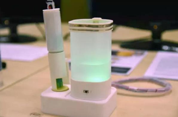 你的好友發(fā)來一杯假的檸檬水，嘗嘗不?